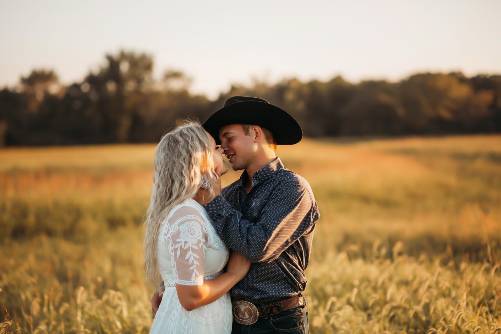 Hannah + Justin | Engaged | Missouri Engagement Photographer ...